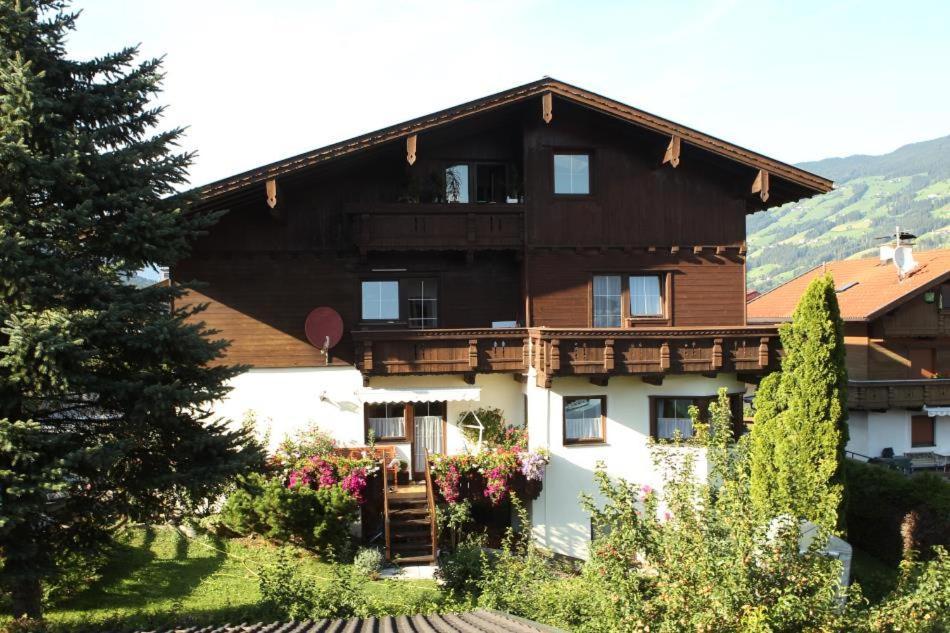 Ferienwohnung Koessler Christian Fugen Bagian luar foto